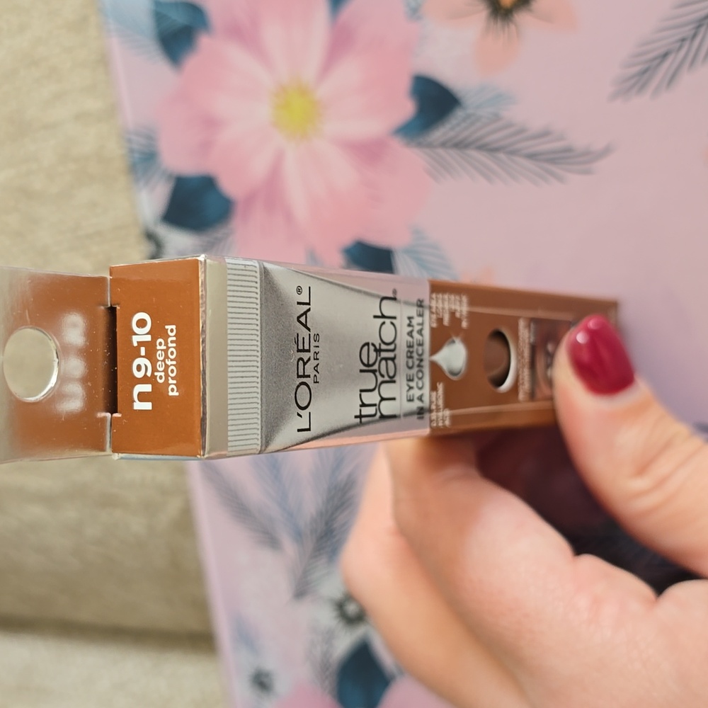 L'Oreal Infallible Bronzer and True Match Eye Cream Set - Picture 4 of 5